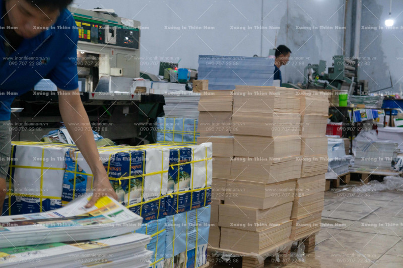 Xác định khách hàng phát tờ rơi du lịch